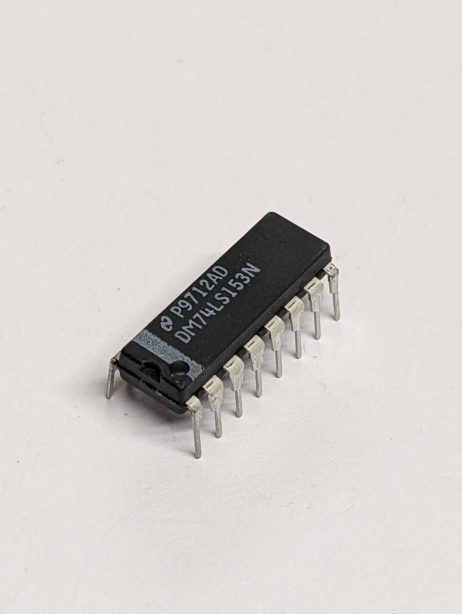 DM74LS153N