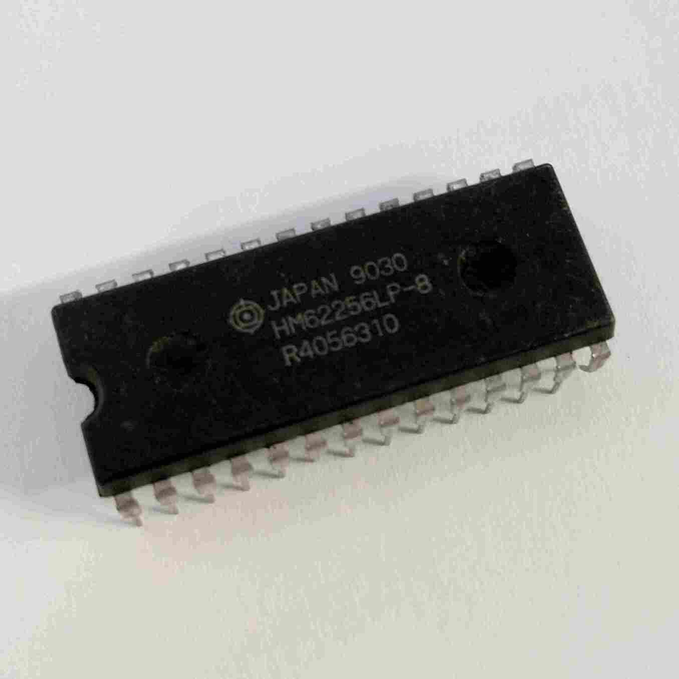 HM62256LP-8